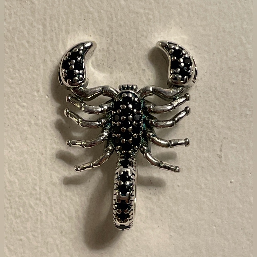 Bracelet Charm Scorpion with Black Rhinestones - Picture 7 of 8